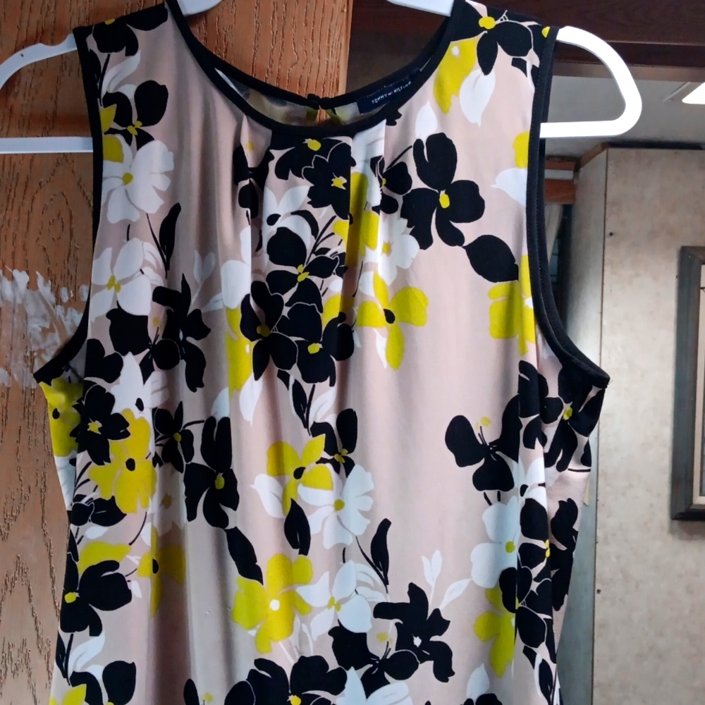 Ladies tommy hilfiger blouse